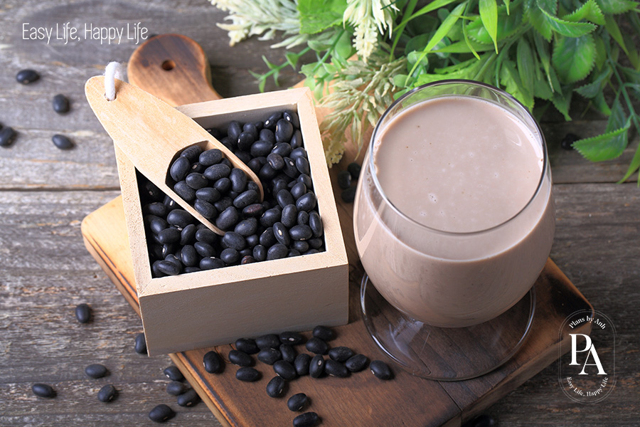 Sữa đậu đen nằm trong danh sách tổng hợp các loại sữa hạt cực tốt cho sức khỏe nên bổ sung hàng ngày.