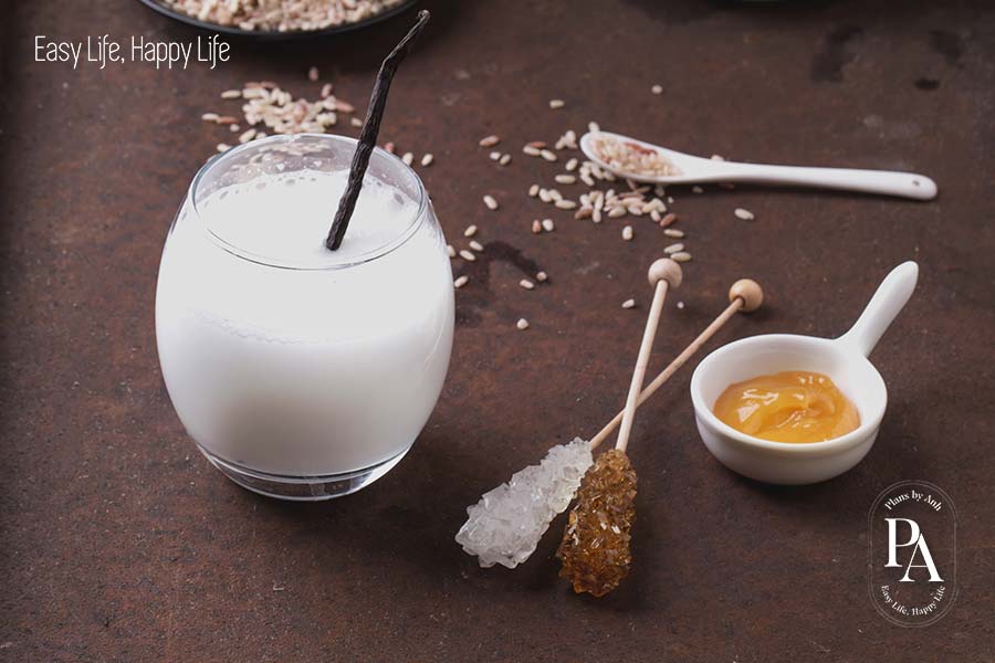 Sữa hạt gạo lứt nằm trong danh sách tổng hợp các loại sữa hạt cực tốt cho sức khỏe nên bổ sung hàng ngày.