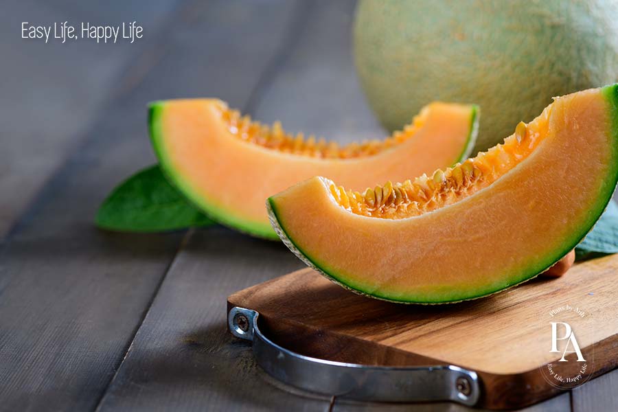Dưa lưới (Cantaloupe) nằm trong danh sách tổng hợp các loại trái cây cực tốt cho sức khỏe nên bổ sung hàng ngày.