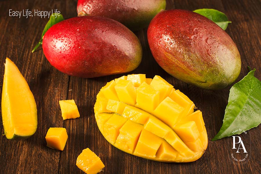 Xoài (Mango) nằm trong danh sách tổng hợp các loại trái cây nhiều đường phổ biến hiện nay.